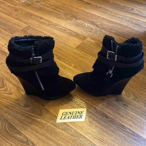 Size 9 Colin Stuart black wedged booties - Picture 2 of 4